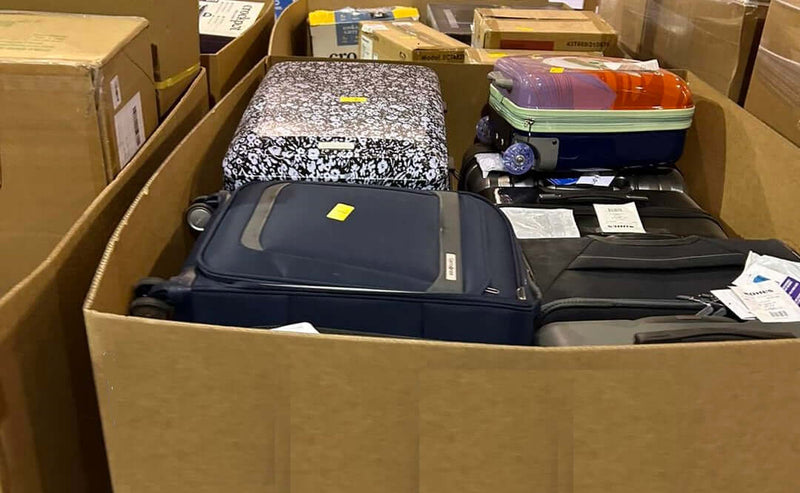 Load image into Gallery viewer, Truckload of Kohl’s bedding and home goods including overstock and shelf pulls