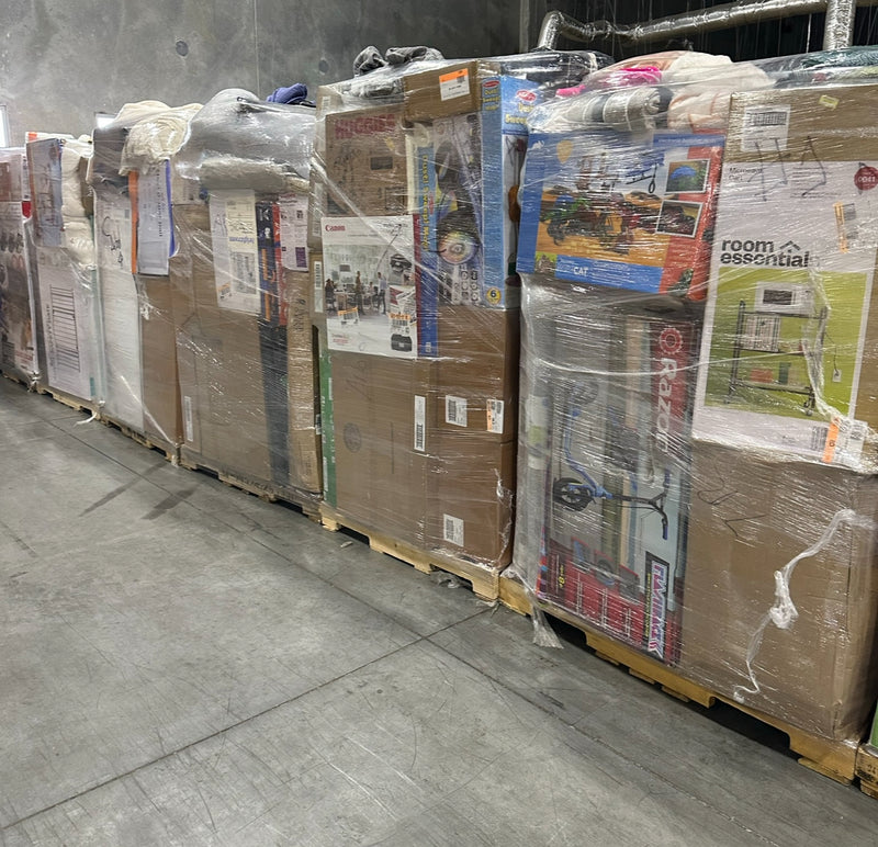 Load image into Gallery viewer, Target Mediums Overstock Truckload with mixed general merchandise pallets for resale