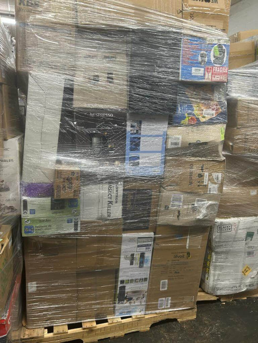 Amazon wholesale truckload of small kitchen appliances like blenders, coffee makers, and air fryers