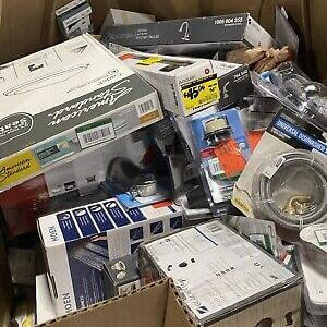 Load image into Gallery viewer, Home Depot overstock truckload liquidation featuring assorted general merchandise pallets
